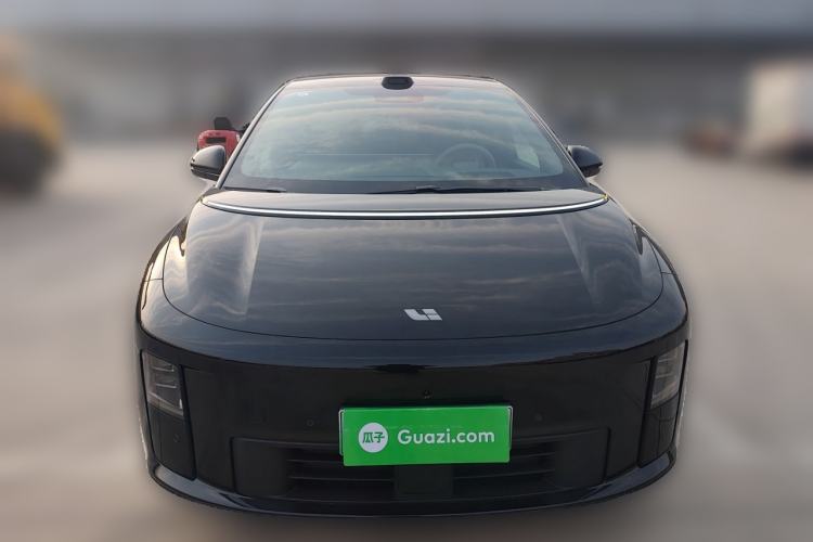 Used Li Auto i6 2025 Model Four-Wheel-Drive Standard Type
