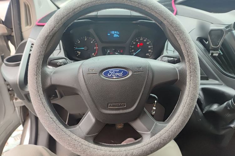 Used Ford Transit 2017 2.0T Diesel Multi-Purpose Commercial Vehicle Short Wheelbase Low Roof China V Standard
