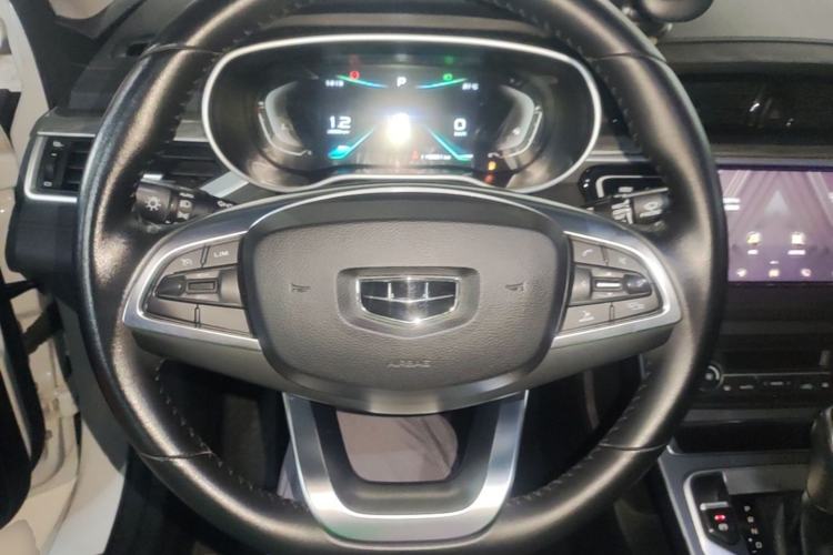 Used Geely Auto Emgrand 2019 Leading Edition 1.5L CVT Upward-Connected Model China VI Standard Steering Wheel