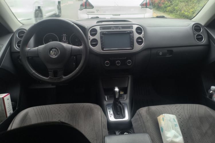 Used Volkswagen Tiguan 2015 1.8TSI Automatic Two-Wheel Drive Trend Edition Center Console