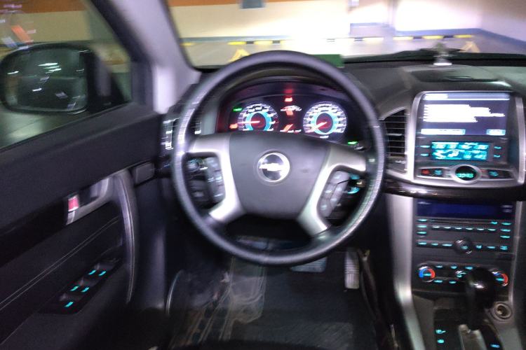 Used Chevrolet Captiva 2014 2.4L 4x4 Flagship Edition 7 Seats
