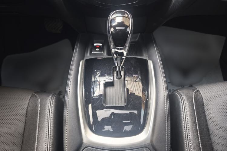 Used Nissan X-Trail 2022 Revised Version 2.0L Two-Wheel Drive Smart Connect & Comfort Edition Gear Lever