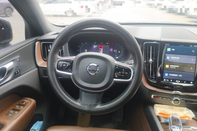 Used Volvo XC60 2024 B5 4x4 Smart Luxury Edition Steering Wheel
