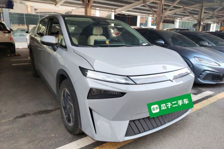 Used Venucia VX6 2023 520 Pro
