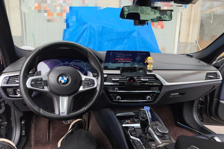 Used BMW 5 Series 2019 530i M Sport Package Center Console