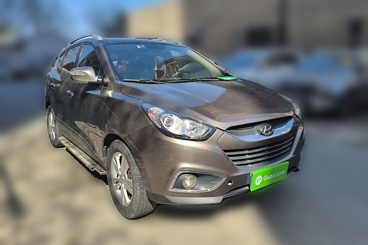 Used Hyundai ix35 2010 2.0L Automatic Two-Wheel Drive Elite Edition GLS Front Right 45 Deg