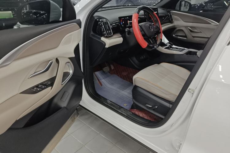 Used BYD Song Pro New Energy 2023 Champion Edition DM-i 71KM Navigation Model
