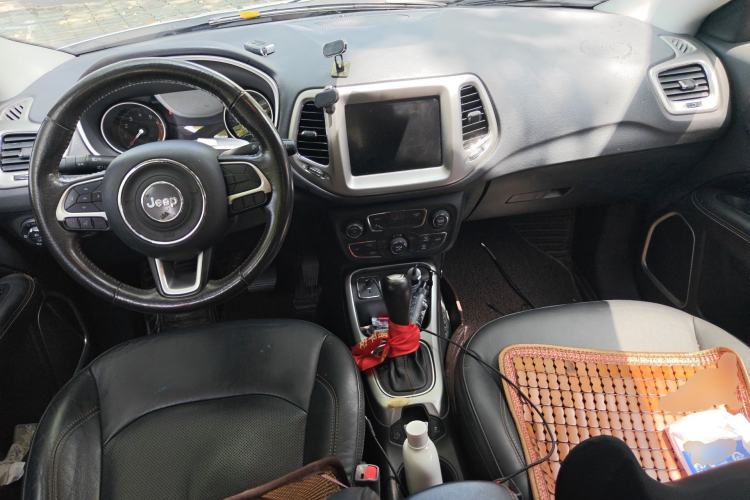 Used Jeep Compass 2017 200T Automatic Family Edition Center Console