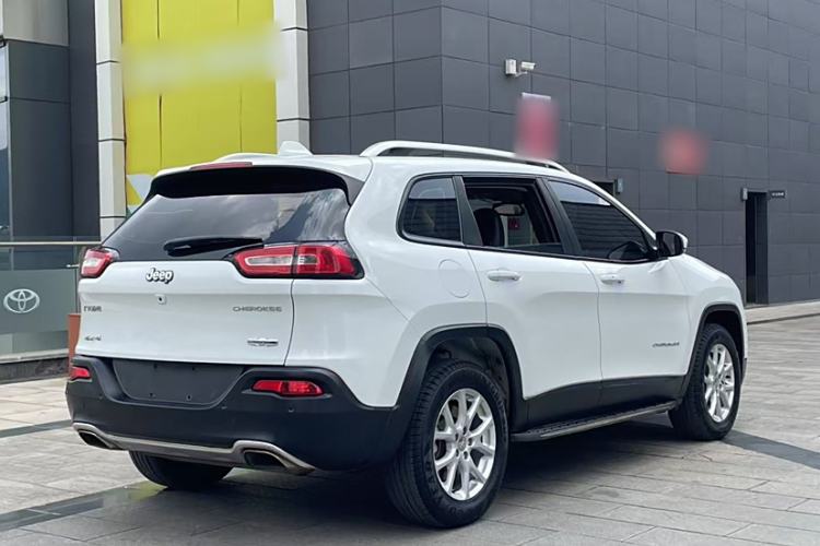 Used Jeep Cherokee 2016 2.4L Professional Smart Version