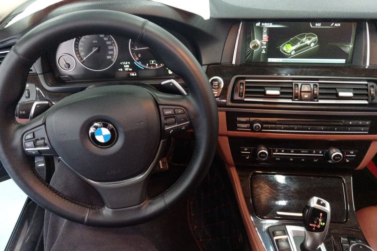 Used BMW 5 Series 2014 535Li Leading Model
