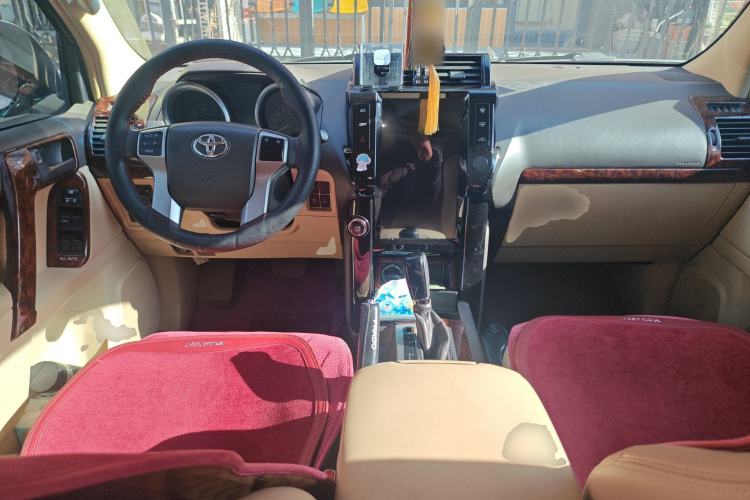 Used Toyota Prado  Center Console
