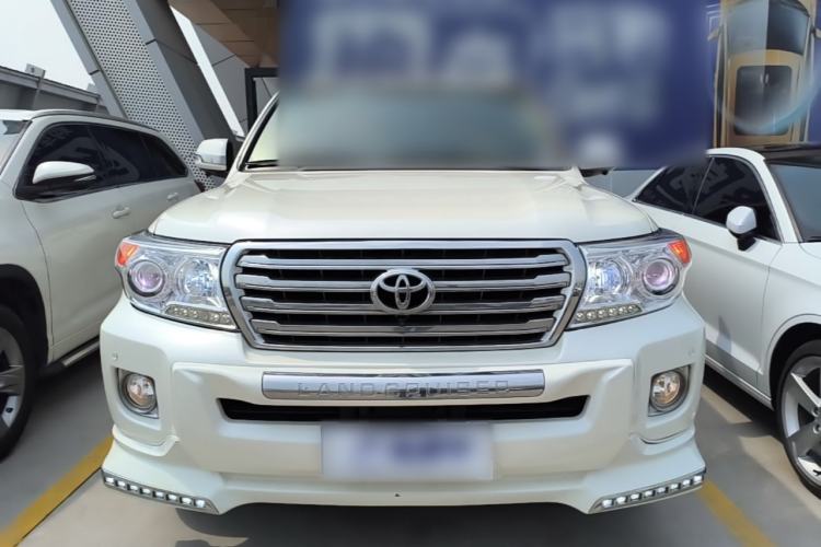 Used Toyota Land Cruiser 2015 4.0L V6 Middle East Low-Trim Version Front