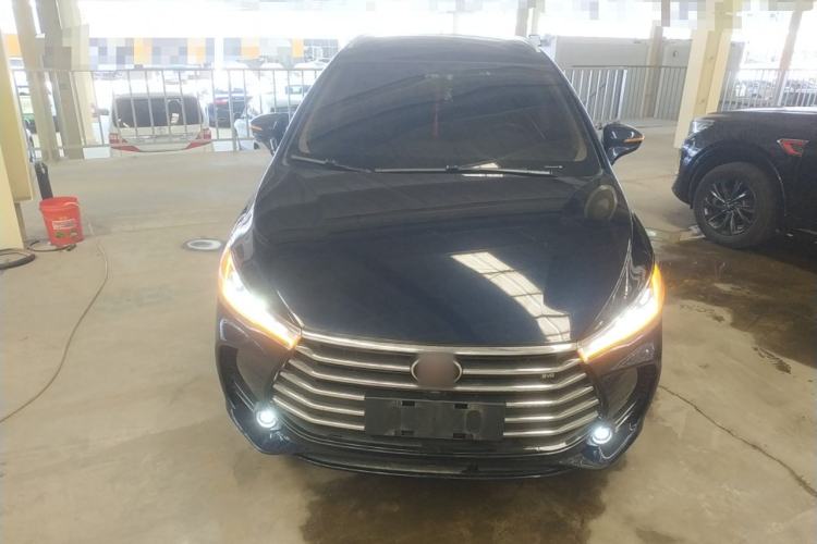 Used BYD Song MAX 2018 1.5T Automatic Smart Connect Elite Model with 6 Seats Front