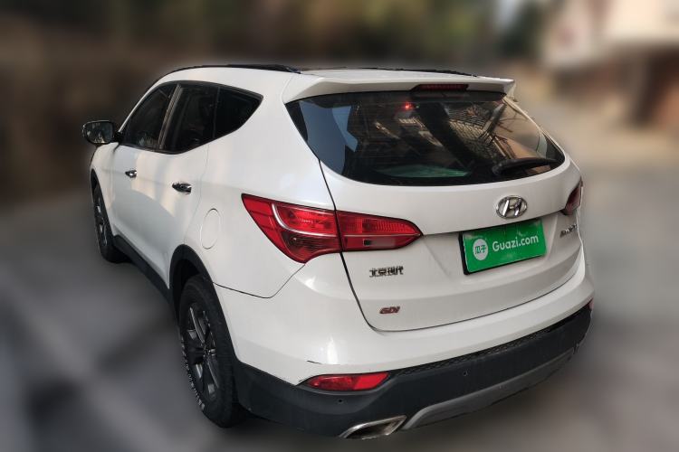 Used Hyundai Santa Fe 2013 2.4L Automatic Two-Wheel Drive Smart Version