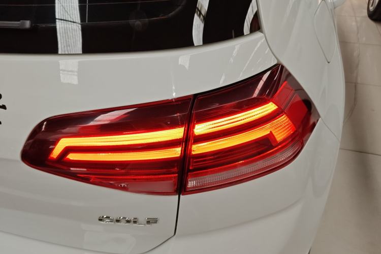 Used Volkswagen Golf 2018 1.6L Automatic Comfort Model Exterior 3