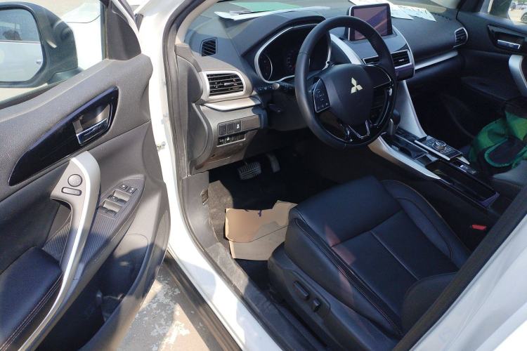 Used Mitsubishi Eclipse Cross 2019 1.5T CVT Two-Wheel Drive Dream Edition China VI Standard
