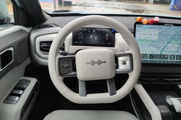 Used Formula Leopard Titanium 3 2025 501 km Range Rear-Wheel Drive Intelligent Driving Max Edition Steering Wheel