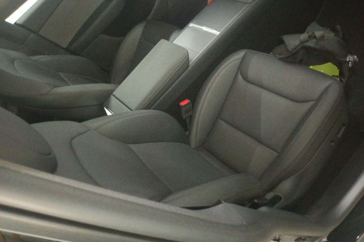 Used Tesla Model Y 2026 Facelifted Long-Range Rear-Drive Model Right Front Seat