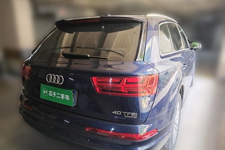 Used Audi Q7 2018 40 TFSI Comfort Model Rear Right 45 Deg