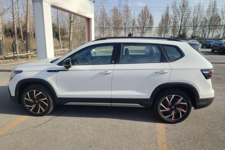 Used Volkswagen Tharu 2024 300TSI Two-Wheel-Drive Moon Luxury Edition
