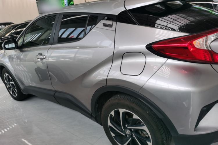 Used Toyota IZOA 2018 2.0L Yichi Version China VI Standard
