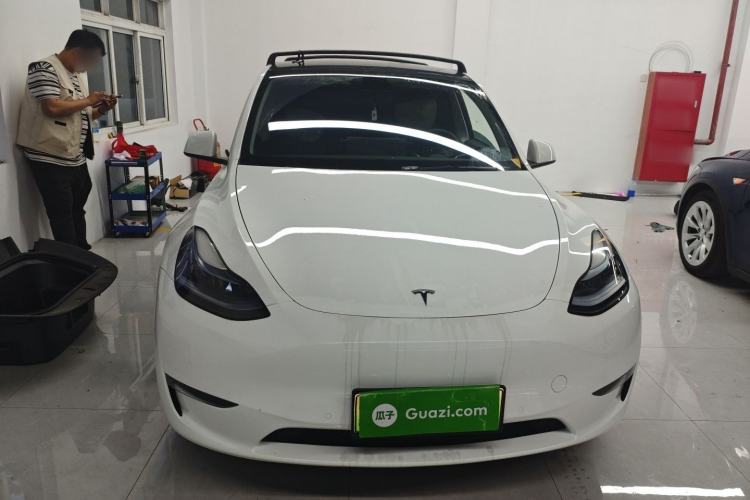 Used Tesla Model Y 2023 Long-Range All-Wheel-Drive Version Front