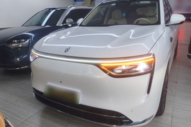 Used Hima AITO M8 2025 Extended-Range Ultra Version 53.4 kWh 5-Seater Edition Front