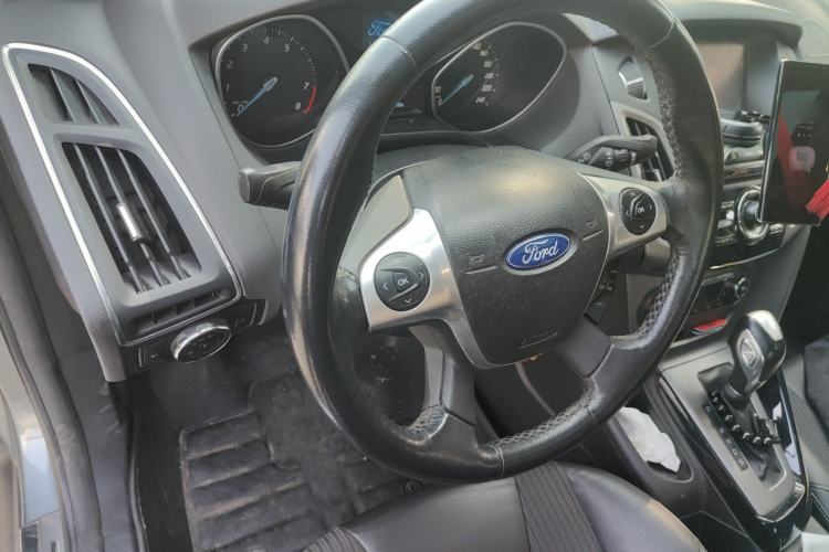 Used Ford Focus 2012 Sedan 1.6L Automatic Fashion Edition