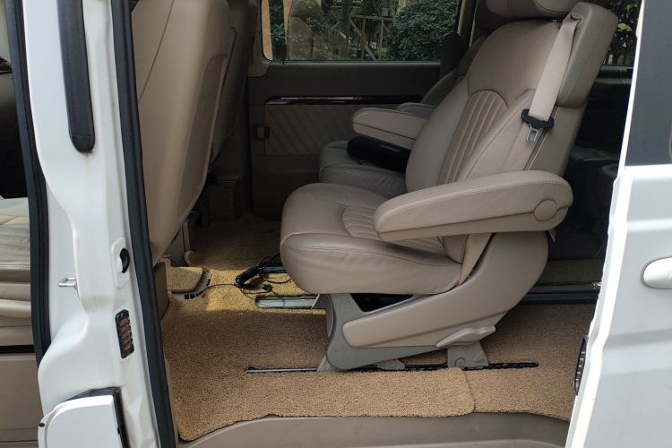 Used Mercedes-Benz Viano 2013 3.0L Comfort Edition