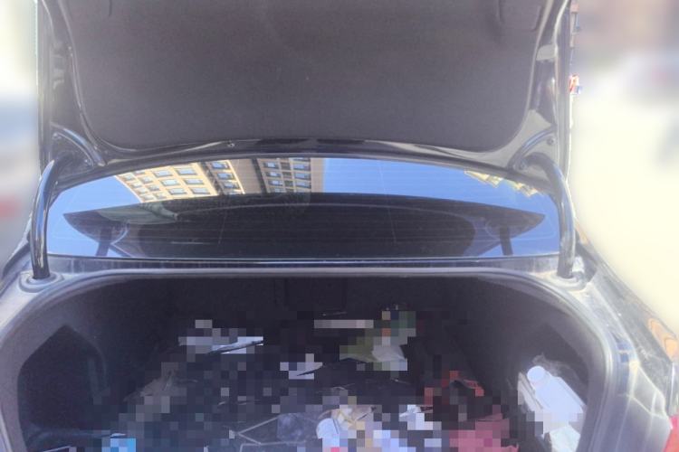 Used Volkswagen Magotan 2012 Revised Version 1.8TSI Leading Edition Trunk