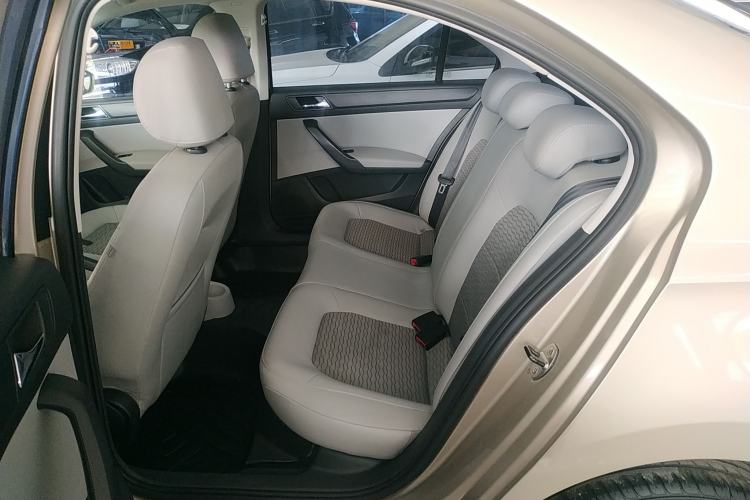 Used Skoda Rapid 2013 1.6L Automatic Smart Selection Model