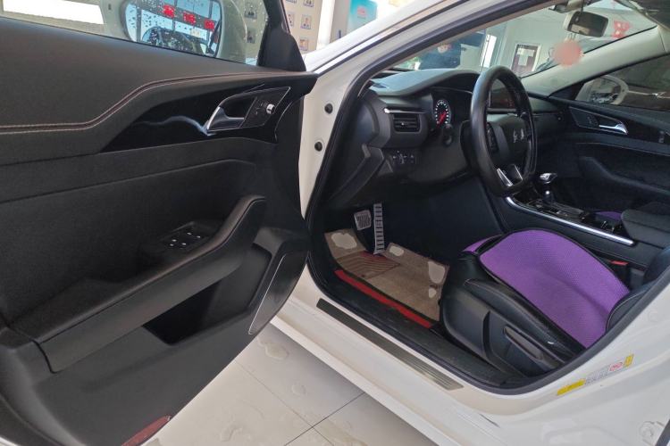 Used Hongqi H5 2018 30TD Dynamic Edition
