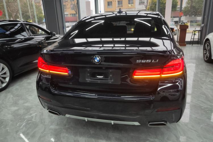 Used BMW 5 Series 2022 Second Facelift 525Li M Sport Package
