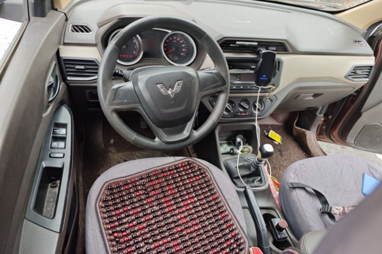 Used Wuling Hongguang 2019 1.5L S Standard Version China VI LAR
