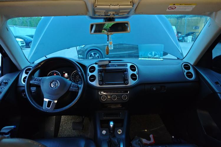 Used Volkswagen Tiguan 2015 1.8TSI Automatic Two-Wheel Drive Luxury Model Center Console