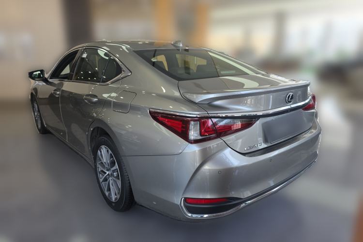Used Lexus ES 2022 300h Excellence Edition Rear Left 45 Deg