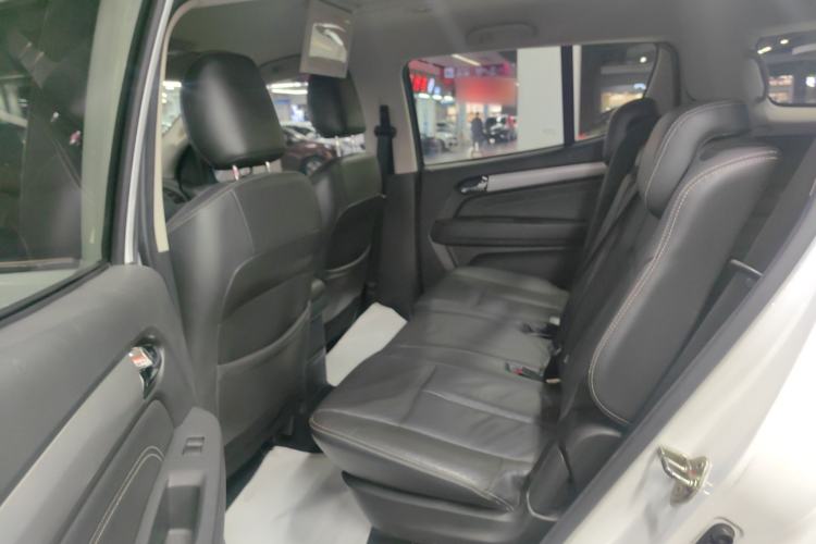 Used Isuzu mu-X 2015 2.5T Two-Wheel Drive Automatic Luxury Edition 7 Seats