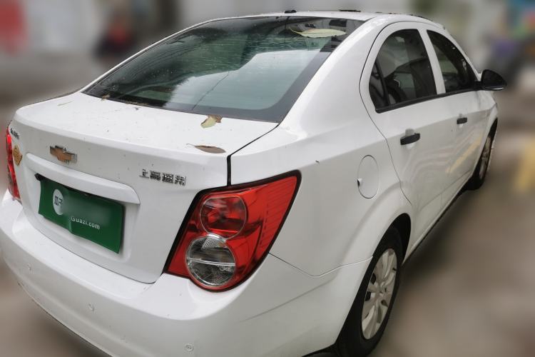 Used Chevrolet Aveo Sonic 2011 Sedan 1.4L MT SL
