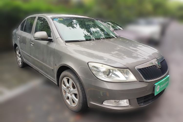 Used Skoda Octavia 2013 1.6L Automatic Yijie Edition Front Right 45 Deg