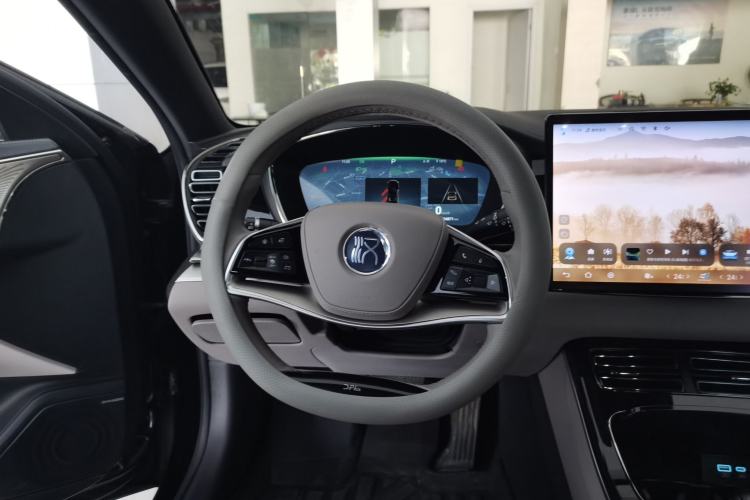 Used BYD Han 2024 EV Glory Edition 605KM Front-Wheel-Drive Premium Model