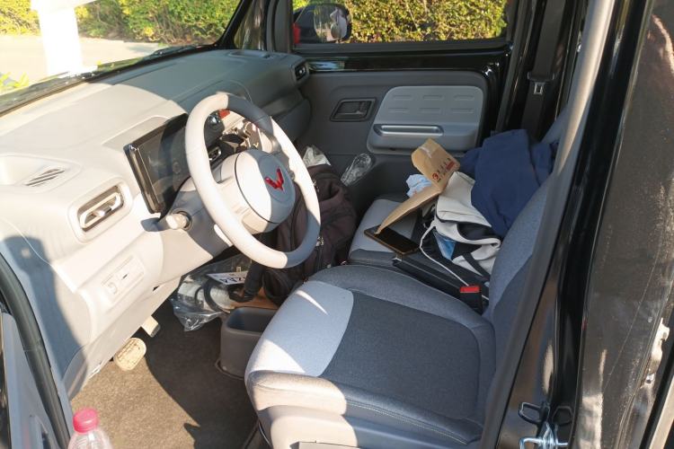 Used Wuling Zhiguang New Energy 2025 Model 305km Ambitious Edition Left Front Seat