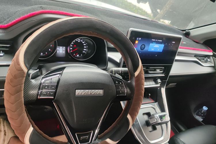 Used Haval M6 2021 PLUS 1.5T DCT Elite Smart Connectivity Model Center Console