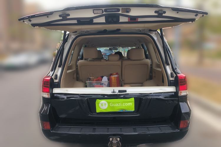 Used Toyota Land Cruiser 2015 4.0L V6 Middle East Low-Trim Version Trunk