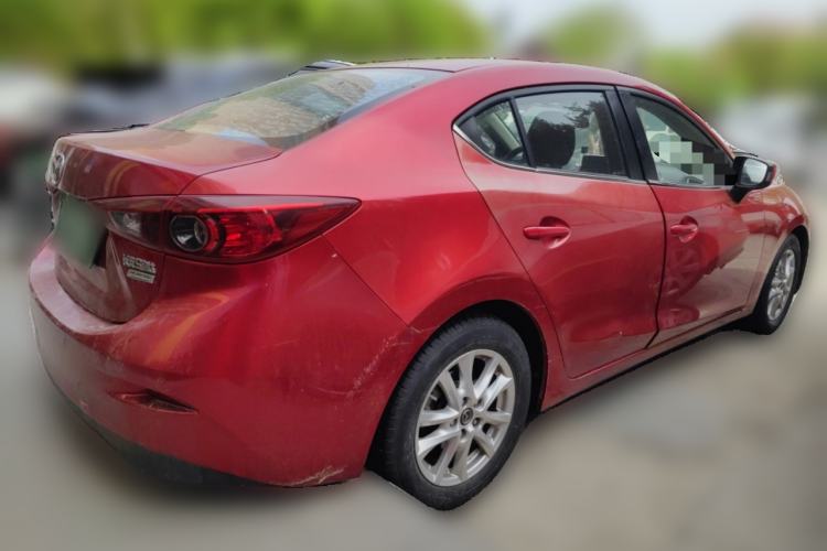 Used Mazda 3 Axela 2016 Sedan 1.5L Automatic Luxury Model
