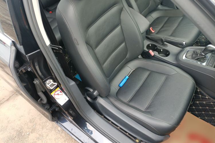 Used Volkswagen Sagitar 2014 Revised Version 1.4TSI Automatic Luxury Edition
