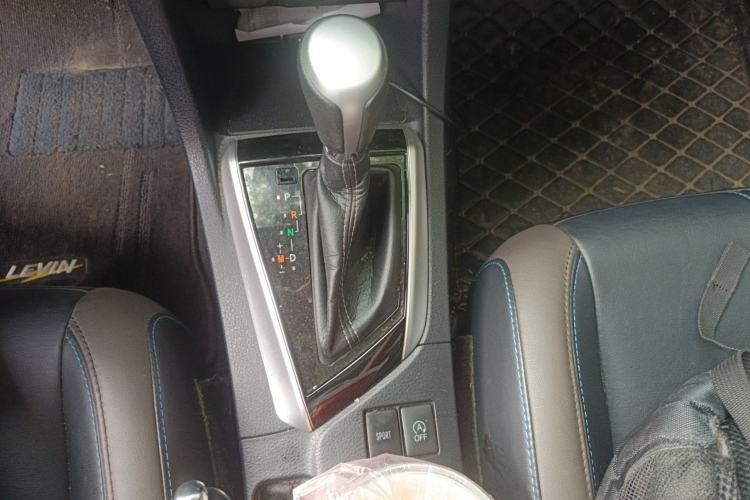 Used Toyota Levin 2018 185T CVT Prestige Version China VI Standard Gear Lever
