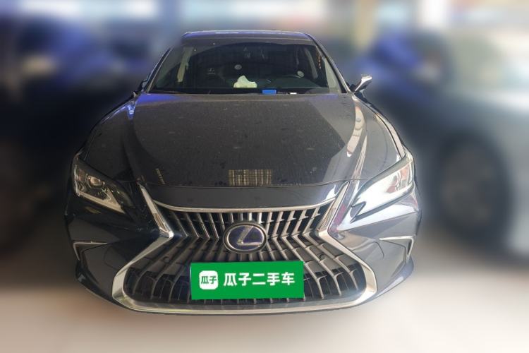 Used Lexus ES 2021 300h Excellence Edition Front