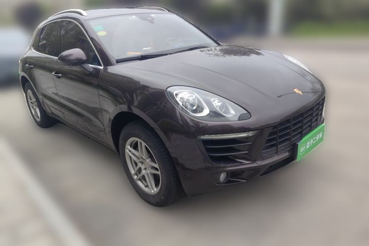 Used Porsche Macan 2016 Macan 2.0T Front Right 45 Deg