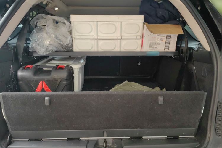 Used Land Rover Discovery 2021 360 PS R-Dynamic SE Trunk