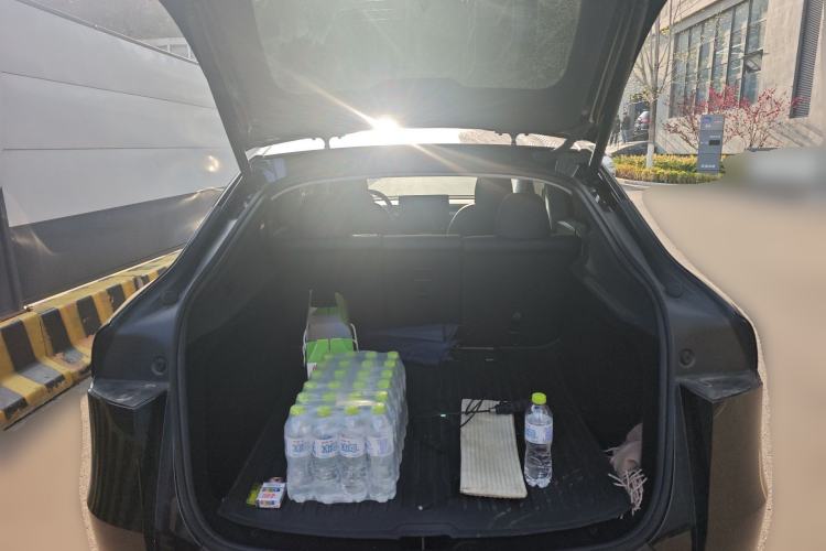 Used Tesla Model Y 2025 Long-Range All-Wheel-Drive Version Trunk